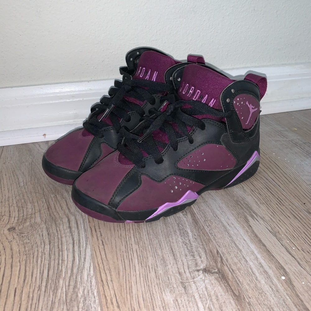Black and Magenta 7s